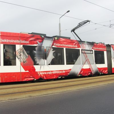 Tram - Vollfolierung mit Corporate Design für EAB Sandow