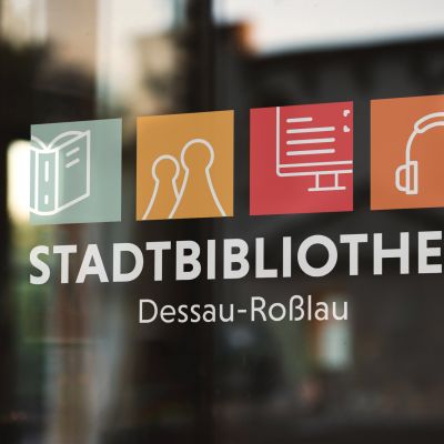 Logoentwicklung Stadtbibliothek Dessau-Roßlau
